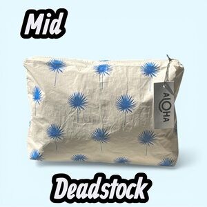 NWT ALOHA Collection MID Mas Palmas Pouch in Cerulean.